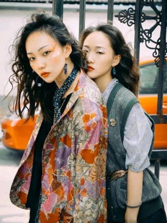 瘋產(chǎn)姐妹